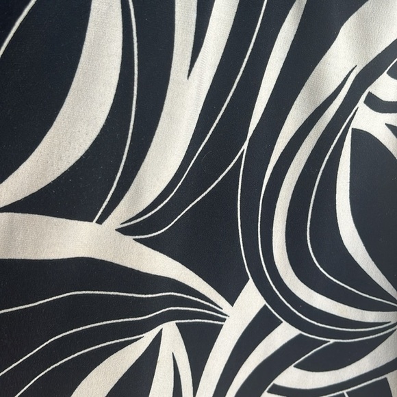 Black & Off White Top M - Picture 5 of 6